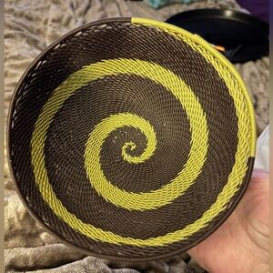 Handmade
Traditional African Zulu
Telephone wire bowl Basket